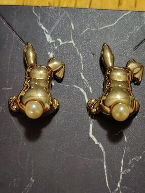 Giovanni Rabbit Stud Earrings Gold Tone Faux Pearl GiO Stamped Vintage